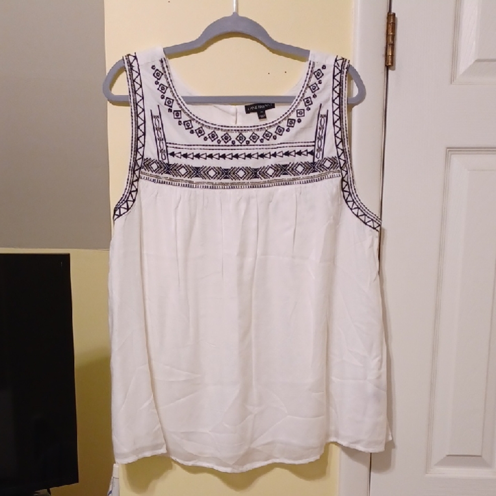 Lane Bryant sz 20, White and Black Embroidered Sleeveless  Blouse. 100% Cotton